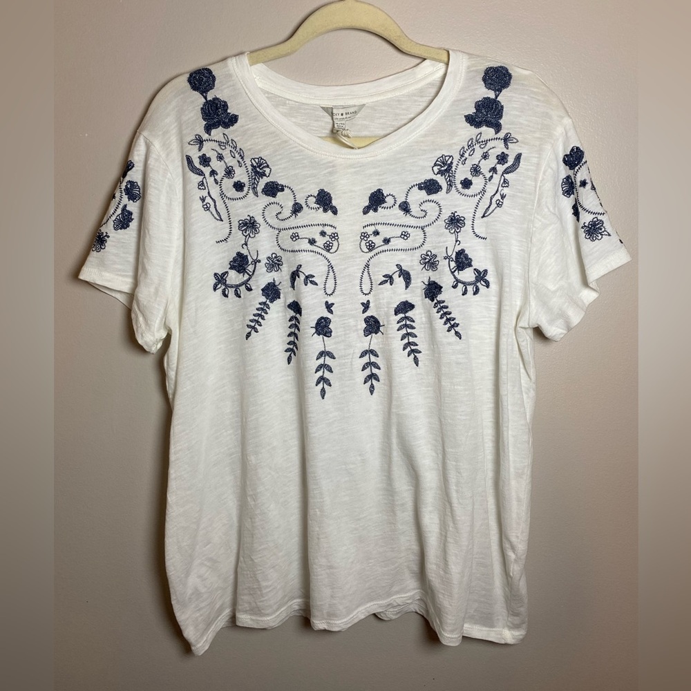 Lucky Brand Embroidered Floral Crewneck Tee - White with Navy Embroidery NEW
